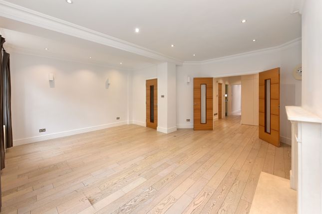 30, Wellington Court, London photo 4