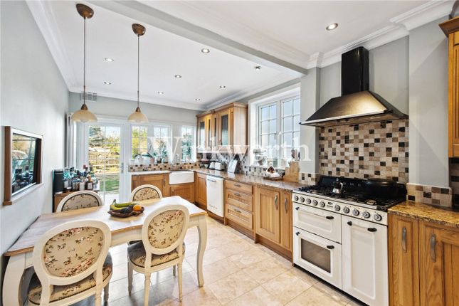 92, Fox Lane, London photo 2