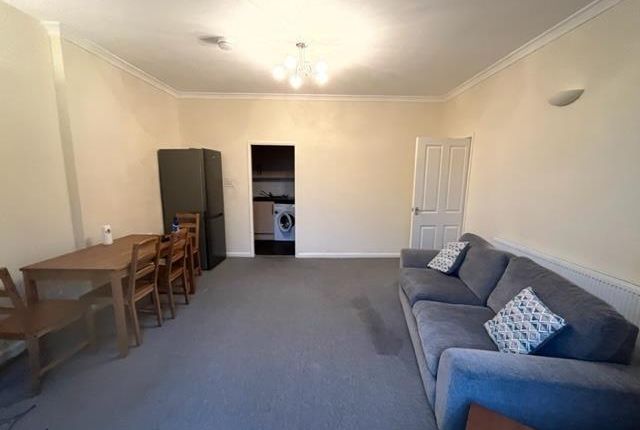 Flat to rent in St. Johns Place, Mansfield