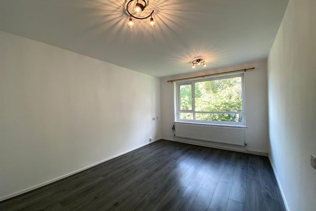 16, Castleford Walk, Chorlton photo 2