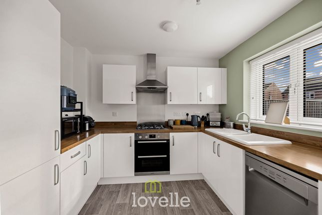 14 Edinburgh Way, Grimsby photo 4