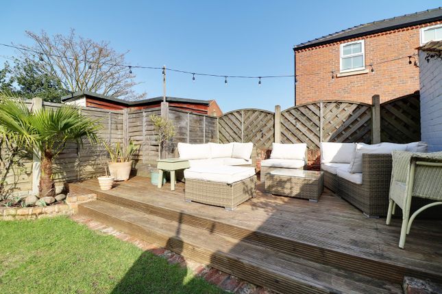 End terrace house for sale in Queen Street, Doncaster