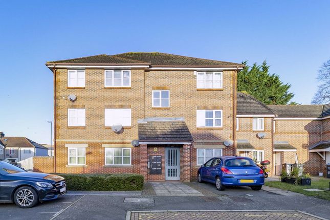 Thumbnail Flat to rent in Kennedy Close, Mitcham