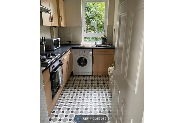 Flat, Loganlea Avenue, Edinburgh photo 5