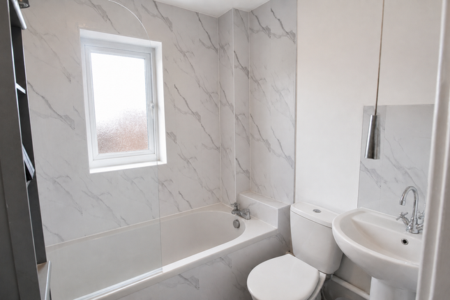 14, Brianne Drive, Cardiff photo 5