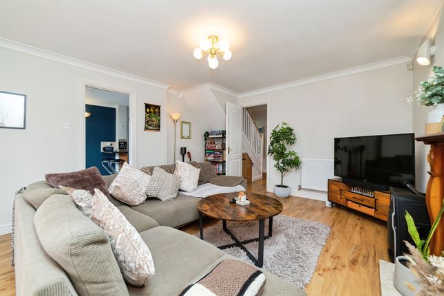 39, Harvest Lane, Stevenage photo 4