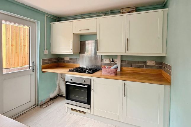 5, Caradoc Close, Newport photo 2