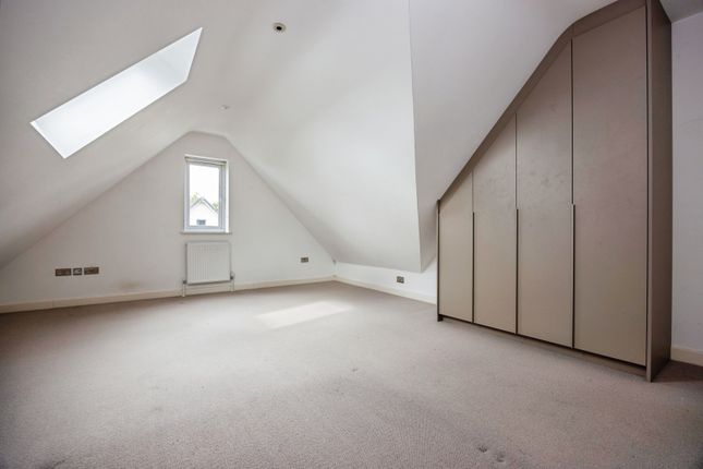 8 Trinity Mews photo 3
