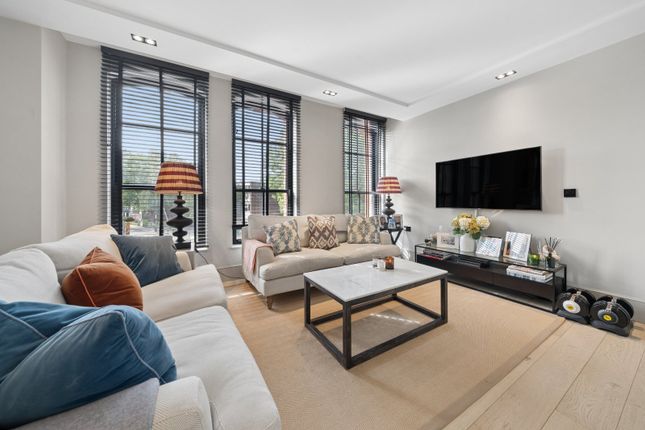 Apartment 10, 21, Cabul Road, London photo 3