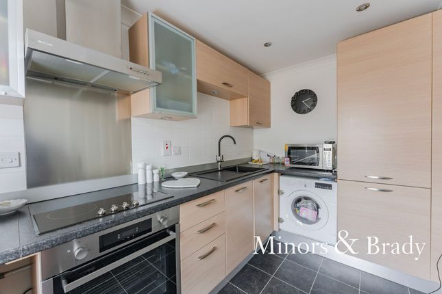 7 Bradfield Drive, Great Yarmouth photo 3