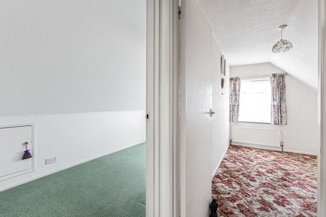 33, King James Avenue, Cuffley photo 4
