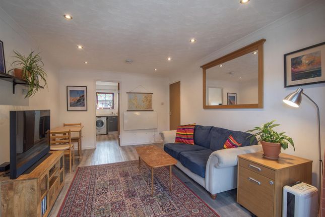 21, Arthur Bett Court, Tillicoultry photo 3