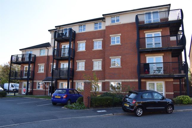 Flat to rent in Breccia Gardens, St. Helens