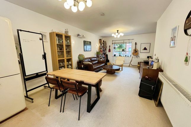 14, Montmano Drive, Manchester photo 2