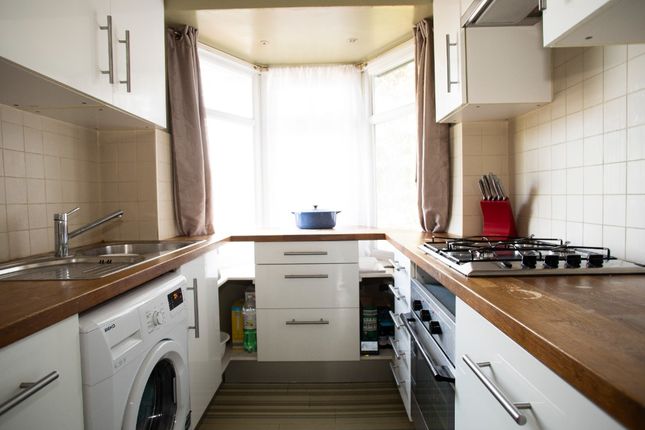303b, Watford Way, London photo 3