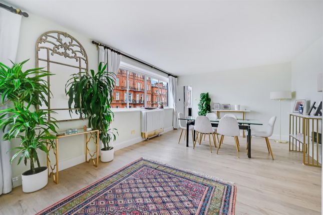 1-bed flat on Flat 23, 10, Palace Gate, South Kensington, £795,000