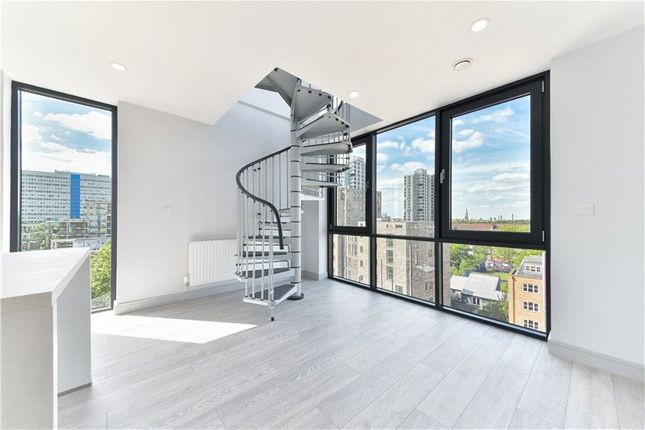 Flat for sale in Bethwin Road, London