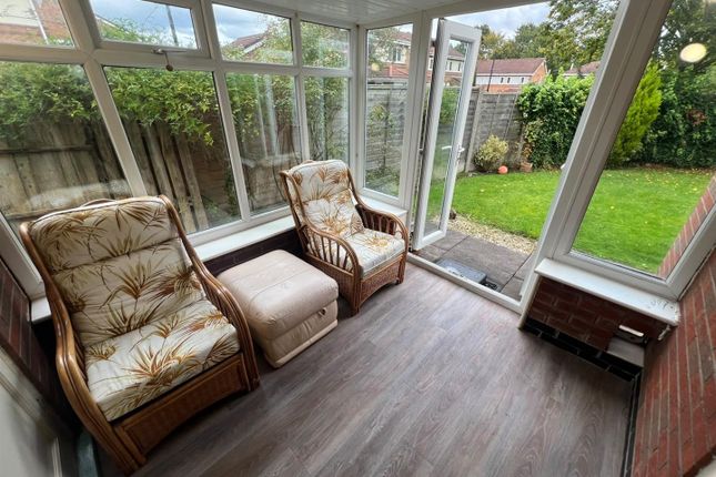 Alder Drive, Altrincham photo 4