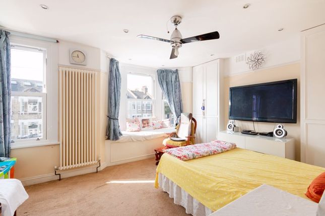 Terraced house for sale in Gaskarth Road, London