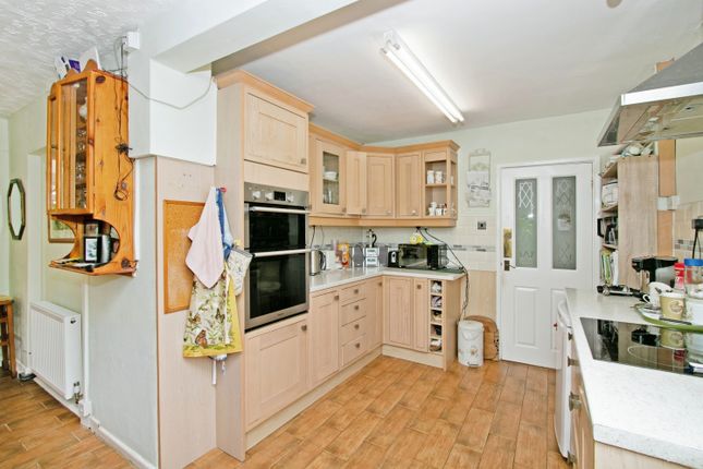 3, Fore Street, Camborne photo 3