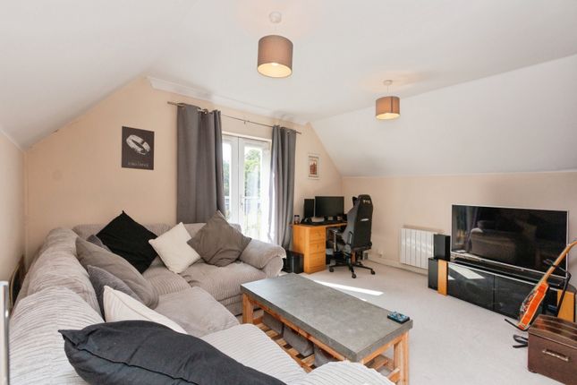 Apartment 96, Dorchester Court, 283, London Road, Surrey photo 3