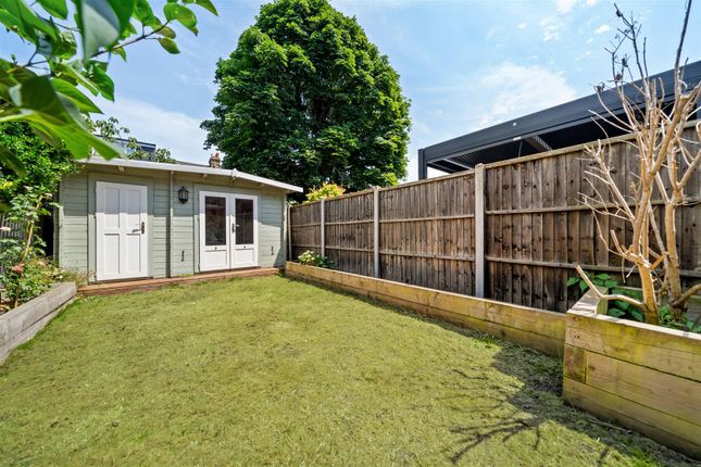 46, Vernon Avenue, Raynes Park photo 4
