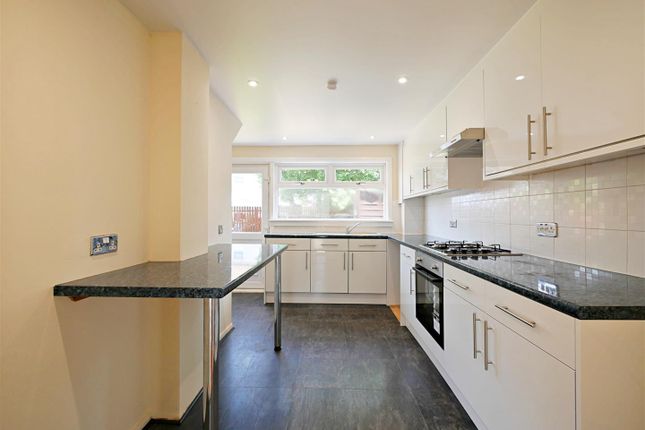 27, Alloway Gardens, Glasgow photo 4