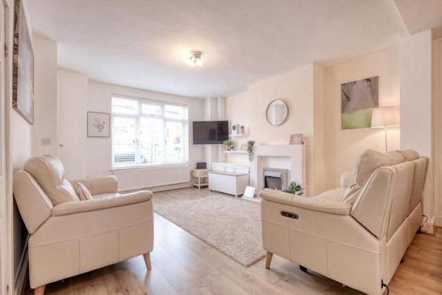 76, Effingham Road, West Midlands photo 4