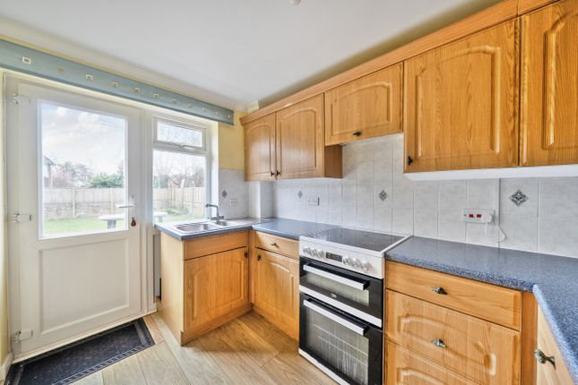 33, Arundel Road, Hampshire photo 4