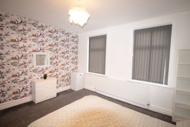Room 2, 12 Baywood Street, Manchester photo 4