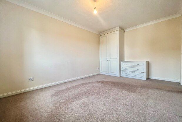 Flat to rent in Horse Sands Close, Southsea
