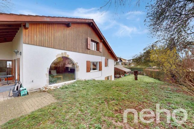 Villa for sale in Bevaix, Canton De Neuchâtel, Switzerland