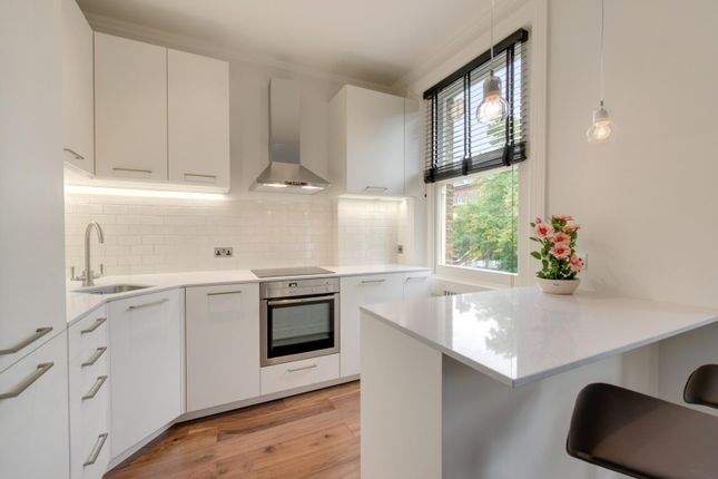 Flat to rent in Elsworthy Road, First Floor Flat, Primrose Hill, London