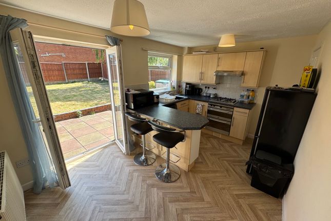 3, Trecastell Close, Greater Manchester photo 2