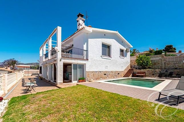 Villa for sale in Caleta De Vélez, Axarquia, Andalusia, Spain