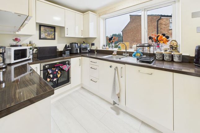 29, Chelsham Road, Warlingham photo 3