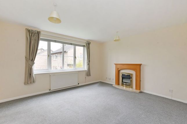Flat for sale in Cherry Tree Dell, Brincliffe, Sheffield