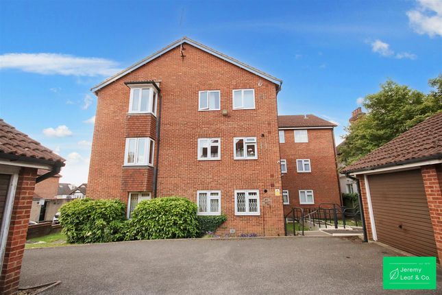 Trenchard Court, Flat 4, 2a, Neeld Crescent, London photo 2
