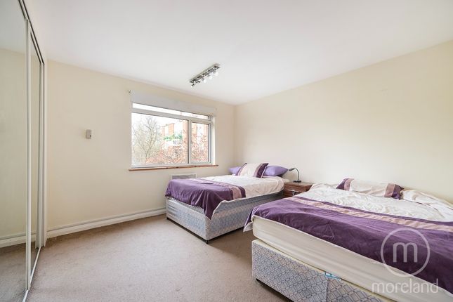 Thumbnail Flat for sale in James Close, Woodlands, Golders Green