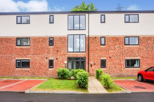 2 bed flat for sale in Kensington Street, Whitefield, Manchester M45