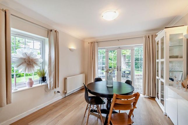 1, Greenheys Close, Northwood photo 4