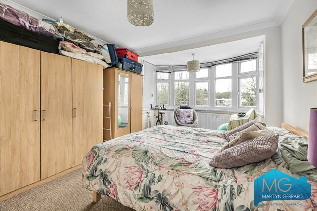 Flat for sale in Page Street, Mill Hill