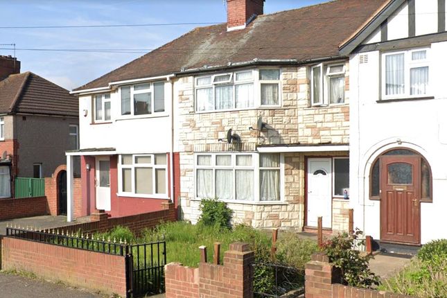Thumbnail Terraced house to rent in Mildred Avenue, Hayes