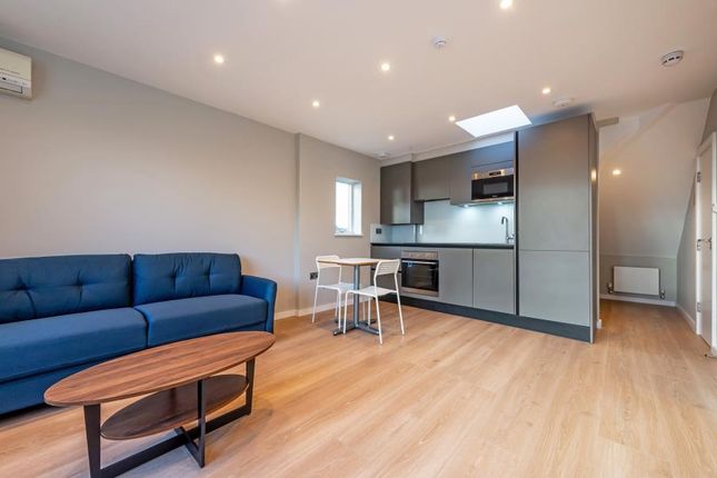 Thumbnail Flat to rent in Hayes Crescent, Temple Fortune