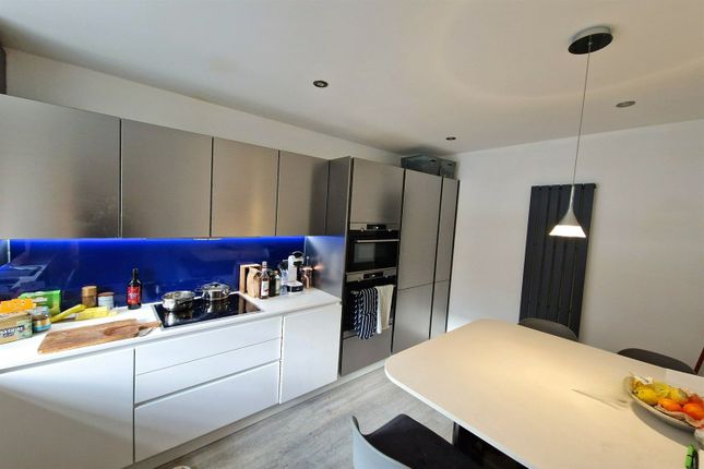 Waterford Place, Heald Green, Cheadle photo 4