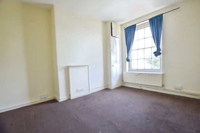 Flat 73, Leyland House, Hale Street, London photo 4