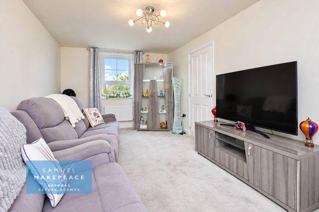 18 Catterick Crescent, Stoke-on-Trent photo 4