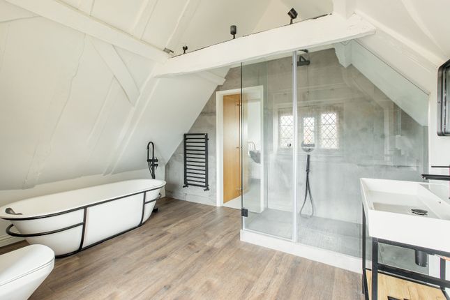 Bath/Shower Room