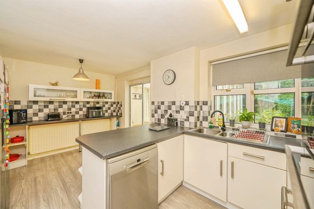 34, Hazel Grove, LICHFIELD photo 4