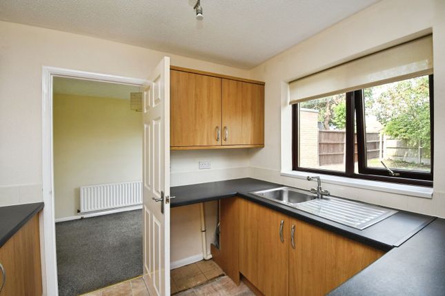 39, Stenigot Close, Lincoln photo 4